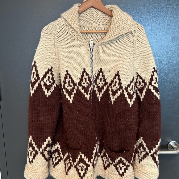 Cowichan vintage homemade wool sweater size XL in decent used condition - Picture 5 of 12